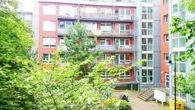 Moderne & gepflegte 2-Zi-Wg. (im 2. OG) im Prenzlauer Berg mit Balkon & EBK, optional TG-Stellplatz — photo 1